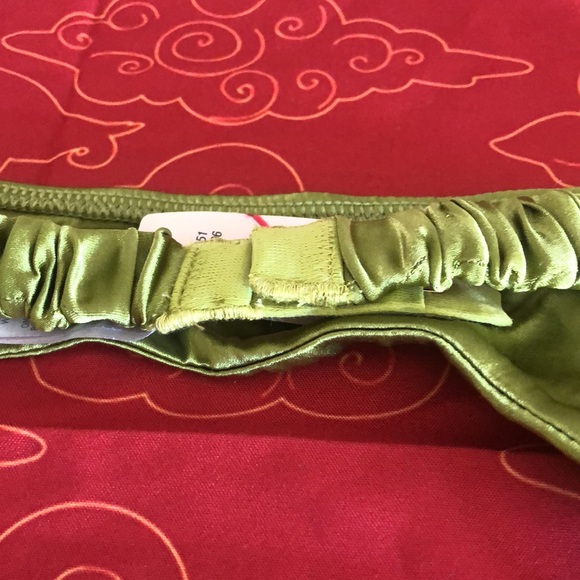 Victoria’s Secret Garter Belt, green. Various sizes - Picture 5 of 5